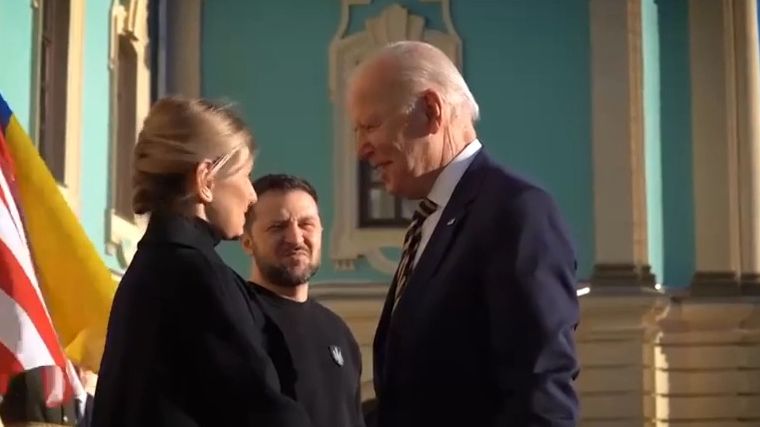Zelenského aparát zveřejnil video: Biden věnoval pozornost i první dámě Oleně